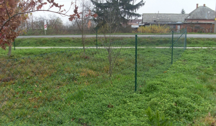 Realizácia projektu - Revitalizácia verej.plôch - futbal.ihrisko