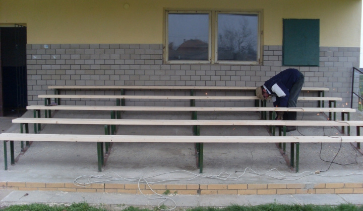 Realizácia projektu - Revitalizácia verej.plôch - futbal.ihrisko